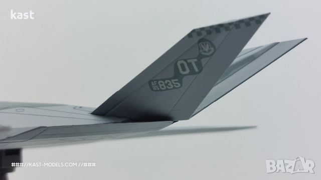 KAST-Models Умален модел на F-117A NIGHTHAWK Hachette 1/100, снимка 5 - Колекции - 46068333