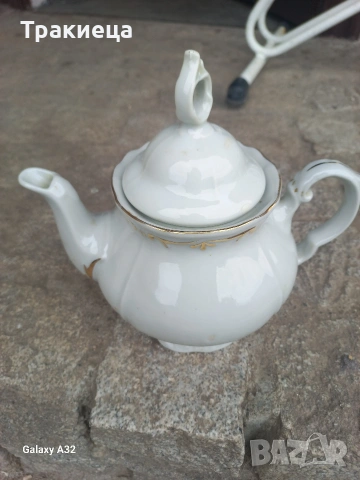 СТАР БЪЛГАРСКИ ПОРЦЕЛАНОВ ЧАЙНИК 