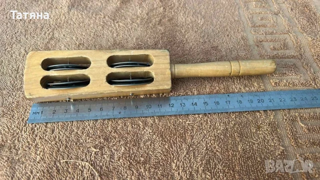 Музикален ръчен ударен инструмент , тумбарин