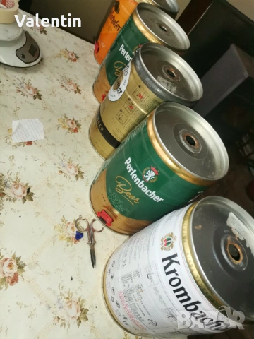 Продавам 5 литрови кенчета от бира