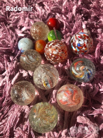 Купувам стъклени топчета от СОЦ-а