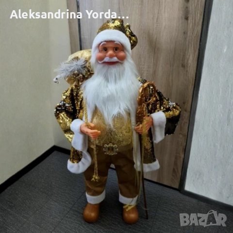 Дядо Коледа в различни цветове 