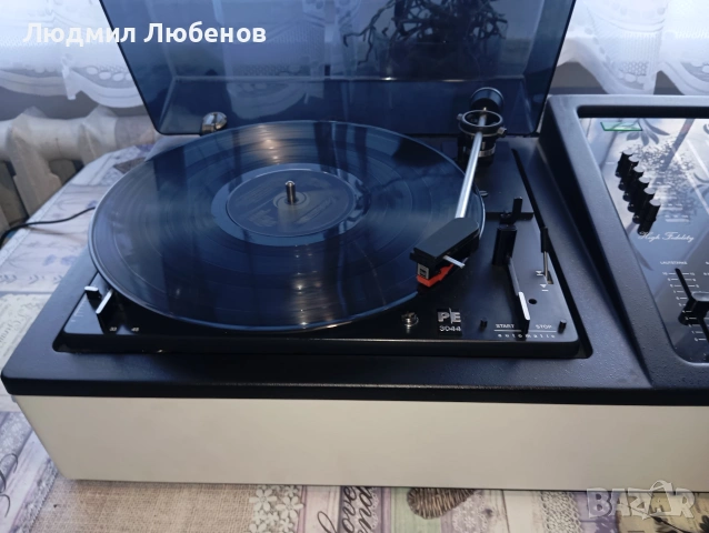 Стерео комбайн с грамофон и тонколони в отлично състояние , снимка 3 - Грамофони - 53663194