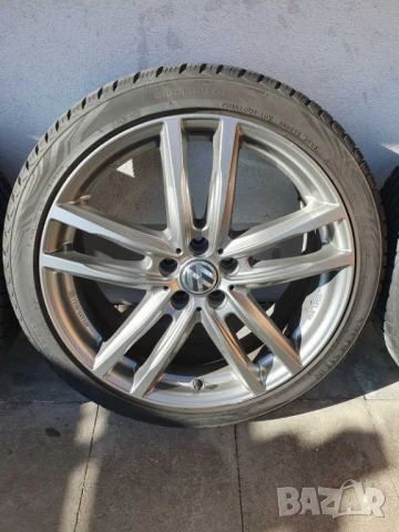 Зимни гуми Vredestein - 225/40 R19 - DOT 3923, снимка 6 - Гуми и джанти - 50694305