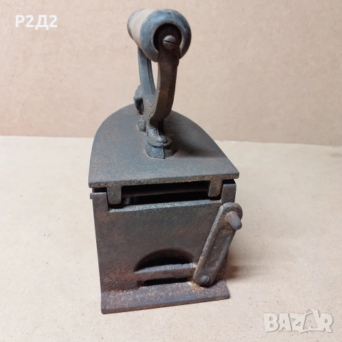 Стара ютия на жар с лъвска глава , снимка 3 - Антикварни и старинни предмети - 53065612