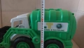 Голям зелен боклукчийски камион, снимка 7