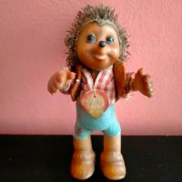 Колекционерска кукла мека играчка Steiff Macki Hedgehog Таралеж 11 см, снимка 16 - Колекции - 45854754