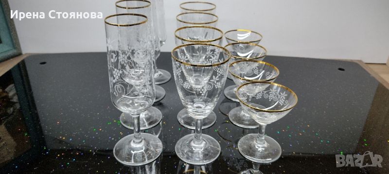 Винтидж сет от тънкостенен кристал чаши. Плътен златен кант, декор лозов лист. , снимка 1