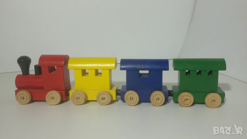 Дървено влакче от 4 части с магнит, снимка 1