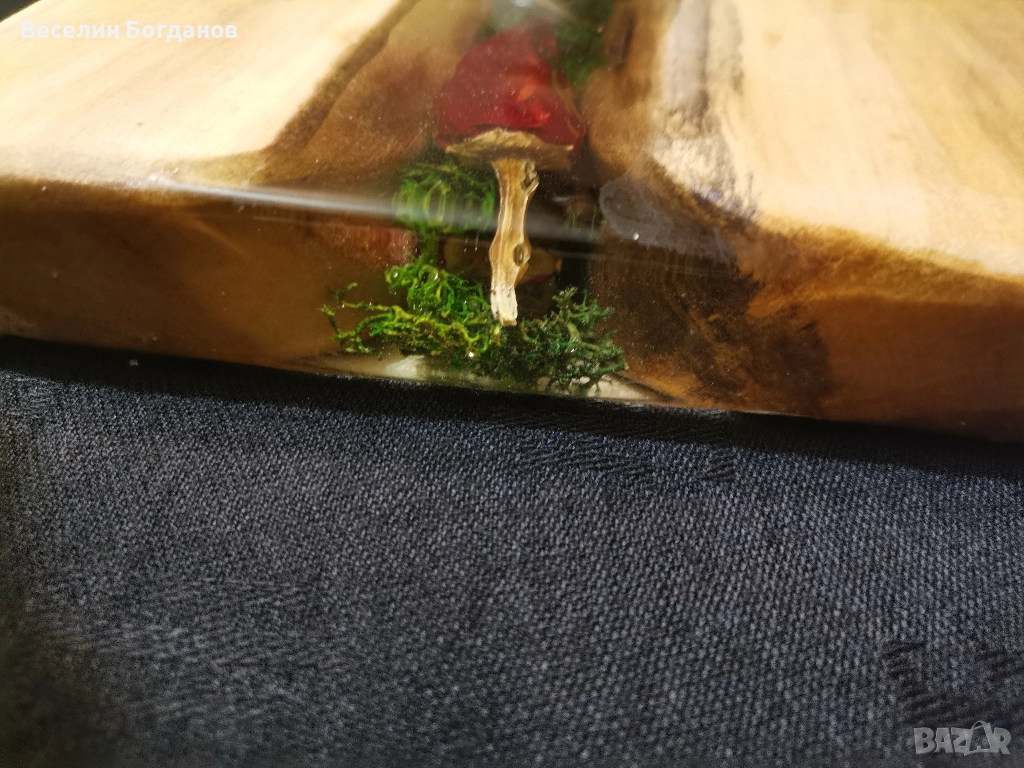 Дъска изработена от епоксидна смола и орех, снимка 1