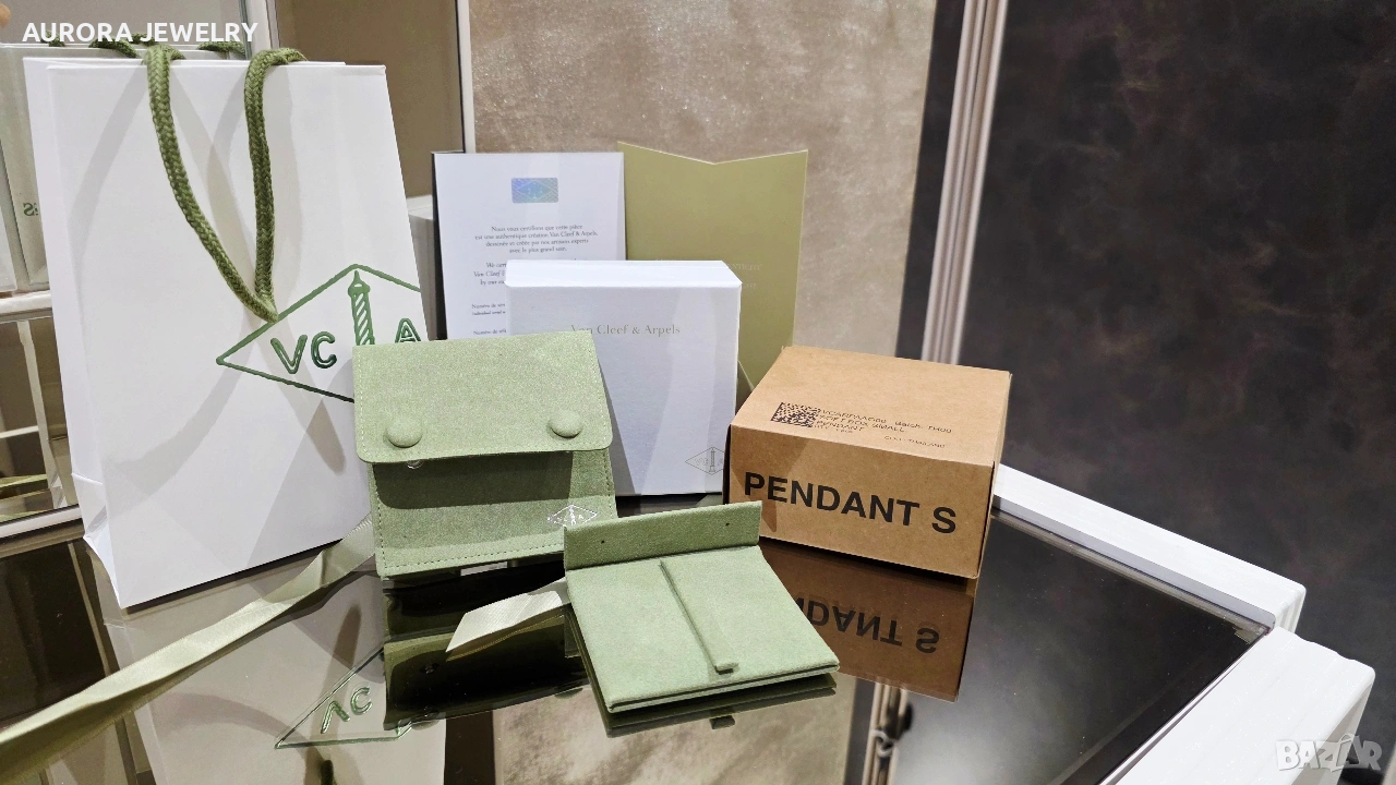 Van Cleef & Arpels VCA Пълен Комплект Кутия / Плик и Сертификат Обеци, снимка 1