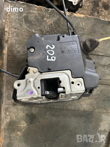 Дясна брава за Mercedes CLK W209 2006г, снимка 2 - Части - 50963826