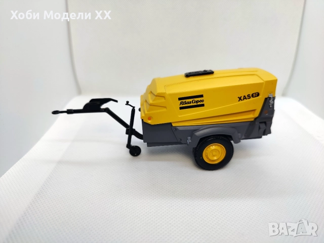 Модел мобилен компресор Атлас Копко 1:25, снимка 5 - Колекции - 52452150