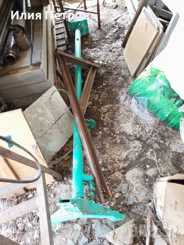 стойка с рамо за между етажна лебедка 