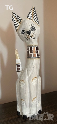 Бяла декоративна дървена котка 