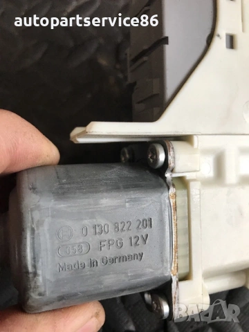 Мотор за задна лява  стъкло на странична врата за Peugeot 407 (2003-2008) 0130822201, снимка 2 - Части - 53735170