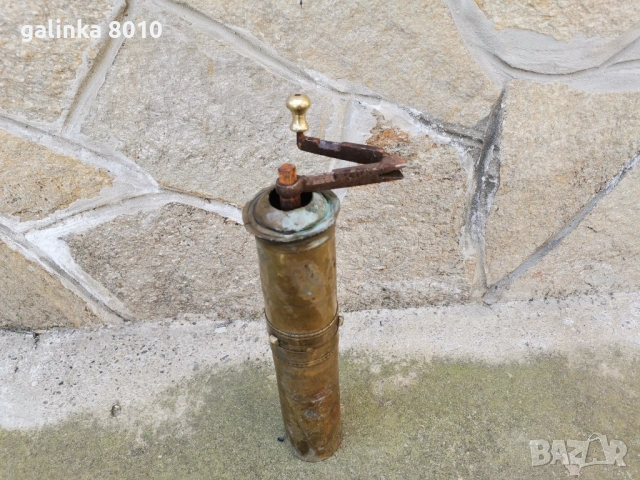 Стара бронзова мелница, снимка 2 - Антикварни и старинни предмети - 53845086