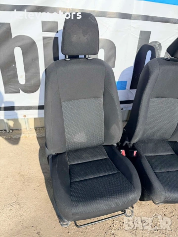 Предни седалки от Toyota Corolla 1.6i Valvematic Comfort, 132 ph., engine 1ZRV, 6 sp., 2015, euro 5B, снимка 7 - Аксесоари и консумативи - 53602592