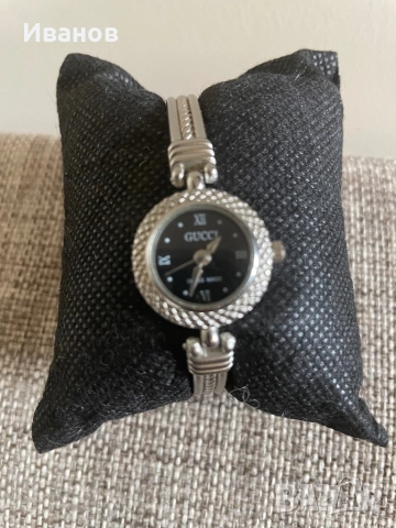 Дамски ръчен часовник “Gucci”