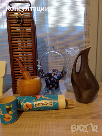 Кутия за вино, вази, стъклена кошничка за бонбони и др. в снимката, снимка 1 - Колекции - 44958908