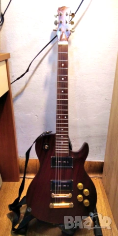 Продава се електрическа китара, изработка от лютиер