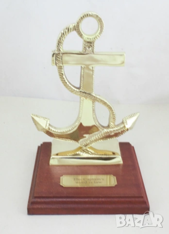 Корабна котва от плътен месинг.