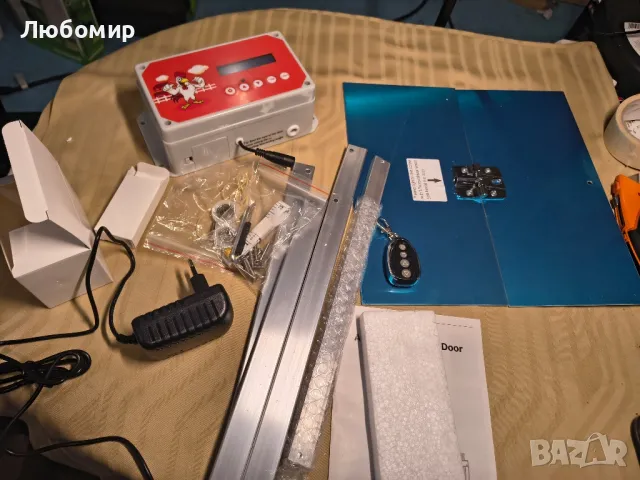 Автоматично отваряне на врата за кокошарник Wisbecost с таймер и сензор за светлина

, снимка 2 - За птици - 50201641