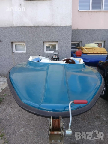 Продавам Моторна лодка Shakespeare Fibreglass със извънбордов двигател Mariner 4 конски сили двутакт