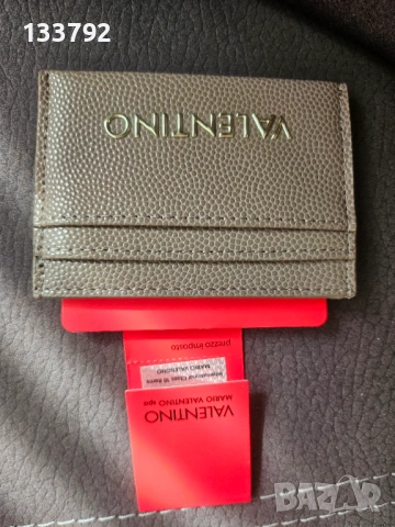 Оригинален визитник на Valentino , снимка 3 - Портфейли, портмонета - 53909599