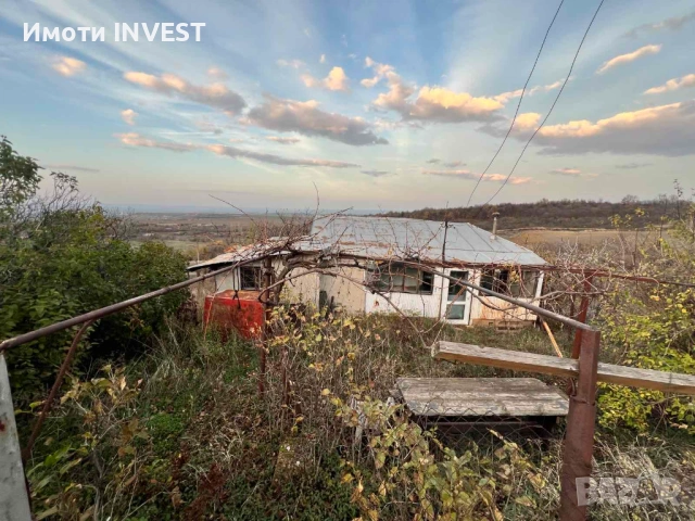 Имот с простор и спокойствие – с. Стража №86128