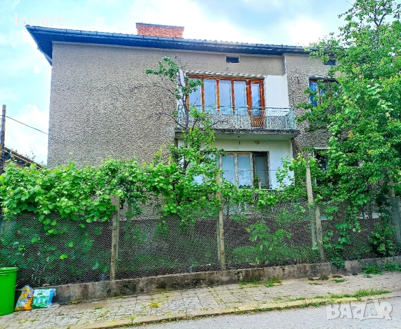 Масивна къща Берковица, снимка 2 - Къщи - 53996952