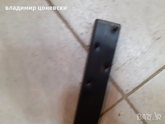 Стойка за стена за малък телевизор, снимка 2 - Стойки, 3D очила, аксесоари - 52317031