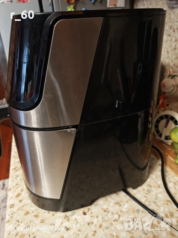 Продавам еърфраер 8 литра, снимка 3 - Фритюрници - 53539277