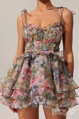 Прекрасна Дамска рокля, снимка 1