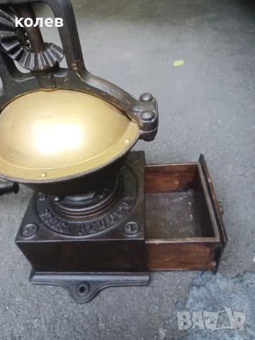 Маркова ретро кафемелачка, снимка 5 - Антикварни и старинни предмети - 51266903