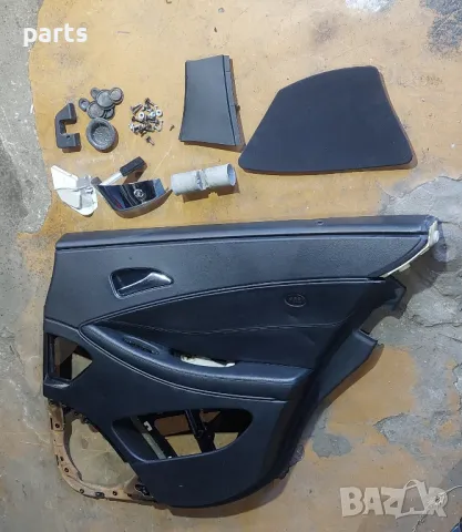 Задна Дясна Кора Врата
Мерцедес CLS W219, снимка 3 - Части - 50340840