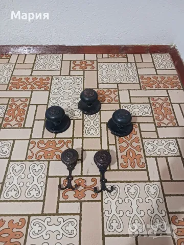 Закачалки дръжки за врати лот