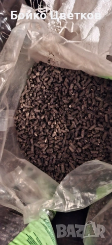 Продавам насипни слънчогледови пелети 6 мм налични 250 кг.