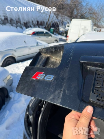  заден извит капак audi s8 a8 d3 5.2 450hp facelift 2009г цена 330 евро   -дава се гол капак без сто, снимка 5 - Части - 53557737