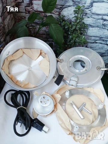 НОВА  електрическа тенджера , снимка 2 - Съдове за готвене - 53821309