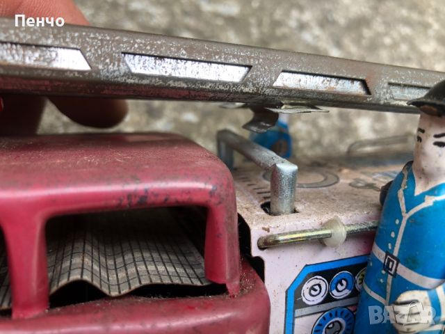 стара механична, ламаринена играчка ПОЖАРНА - MADE IN CHINA - 1960/70г., снимка 14 - Антикварни и старинни предмети - 45791669