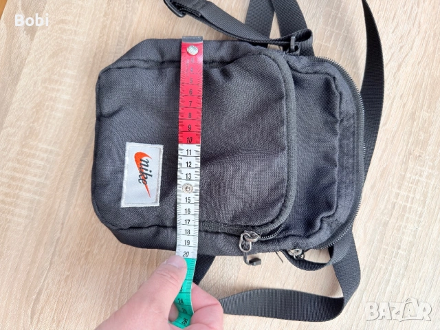 Nike чанта през рамо – черна (компактна), снимка 9 - Чанти - 53679992