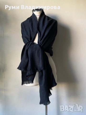 Голям, черен шал тип одеало