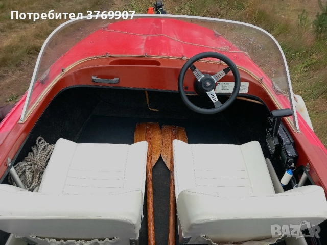 Лодка с 25 к.с. мотор и колесар