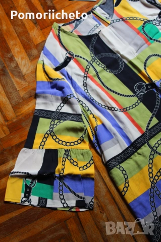 Нова и красива цветна рокля с миди дължина и ръкави тип кампана" от Англия, вискоза, снимка 2 - Рокли - 54127488