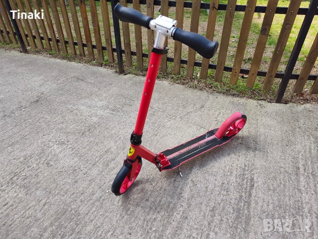 Детска тротинетка Ferrari 