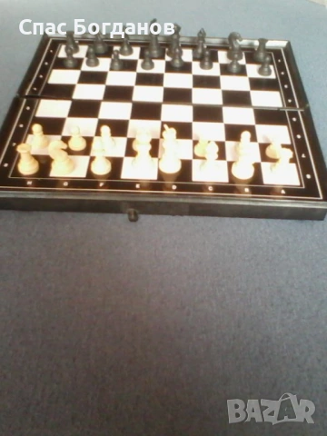 Продавам почти неупотребяван магнитен шах