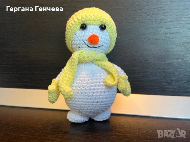 Ръчно плетен снежен човек – уникална декорация или подарък! 
