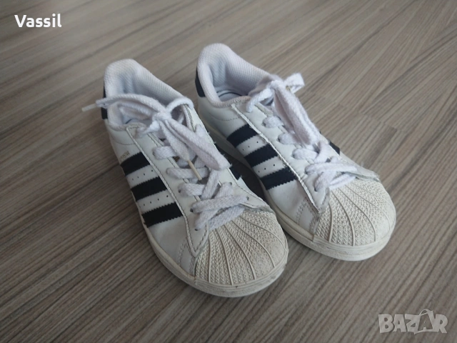 детски маратонки ADIDAS 19cm тенис спорт, снимка 3 - Детски маратонки - 54170631