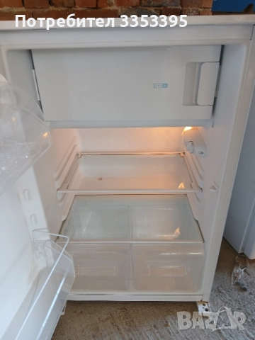 Малък хладилник с горна камера може и за вграждане. , снимка 7 - Хладилници - 52107589